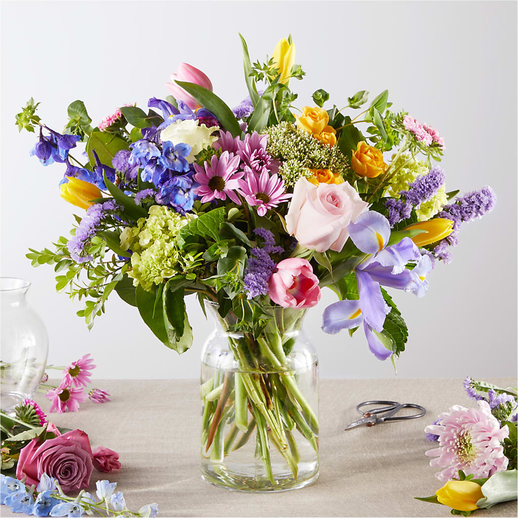 Pastel Tradition - A Florist Original – FLOWERS & GIFTS AT ROTH'S, Salem OR
