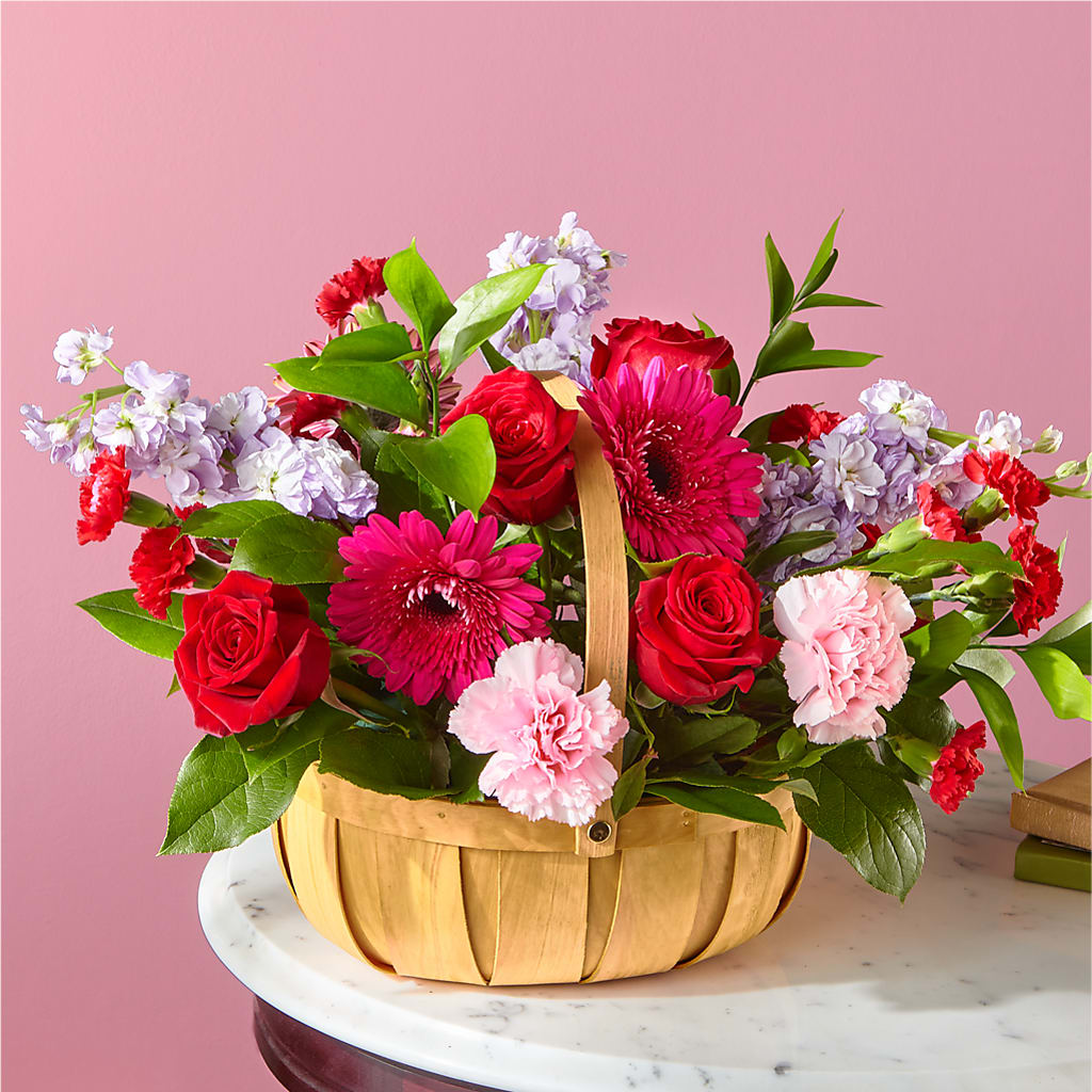 Pink Picnic Basket – FLOWERS & GIFTS AT ROTH'S, Salem OR