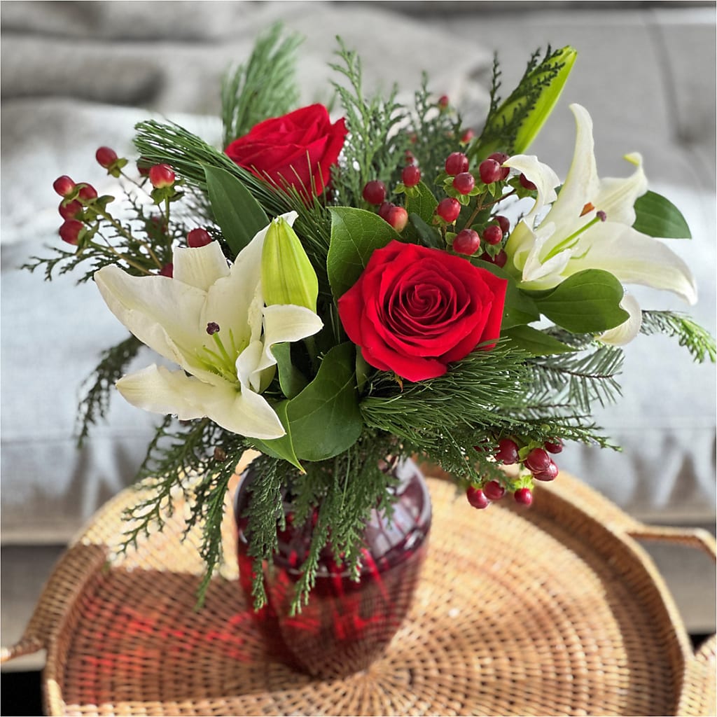 Evergreen Delight Bouquet – FLOWERS & GIFTS AT ROTH'S, Salem OR