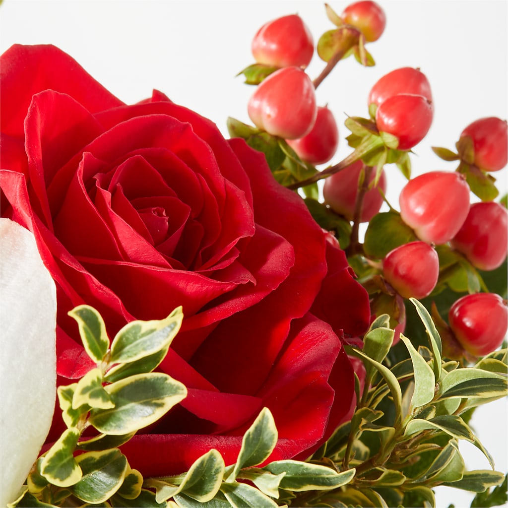 Snowy Wonderland Bouquet – FLOWERS & GIFTS AT ROTH'S, Salem OR