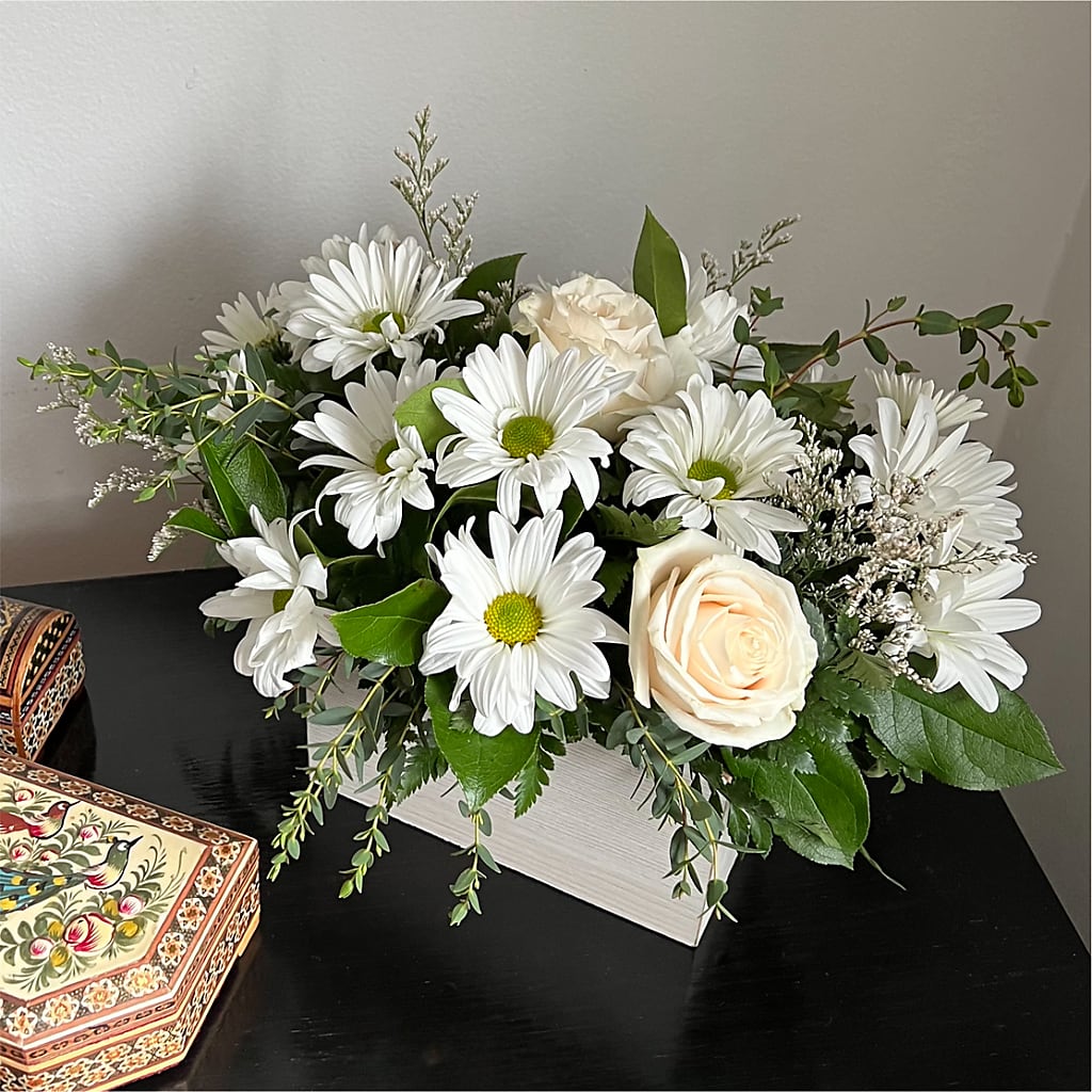 Fresh Linen Box Bouquet – FLOWERS & GIFTS AT ROTH'S, Salem OR