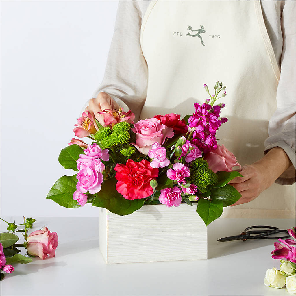 Sweetberry Box – A Florist Original – FLOWERS & GIFTS AT ROTH'S, Salem OR