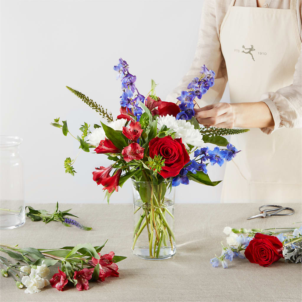 Star Spangled - A Florist Original – FLOWERS & GIFTS AT ROTH'S, Salem OR