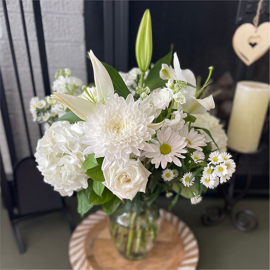 Classic Ivory – A Florist Original – FLOWERS & GIFTS AT ROTH'S, Salem OR