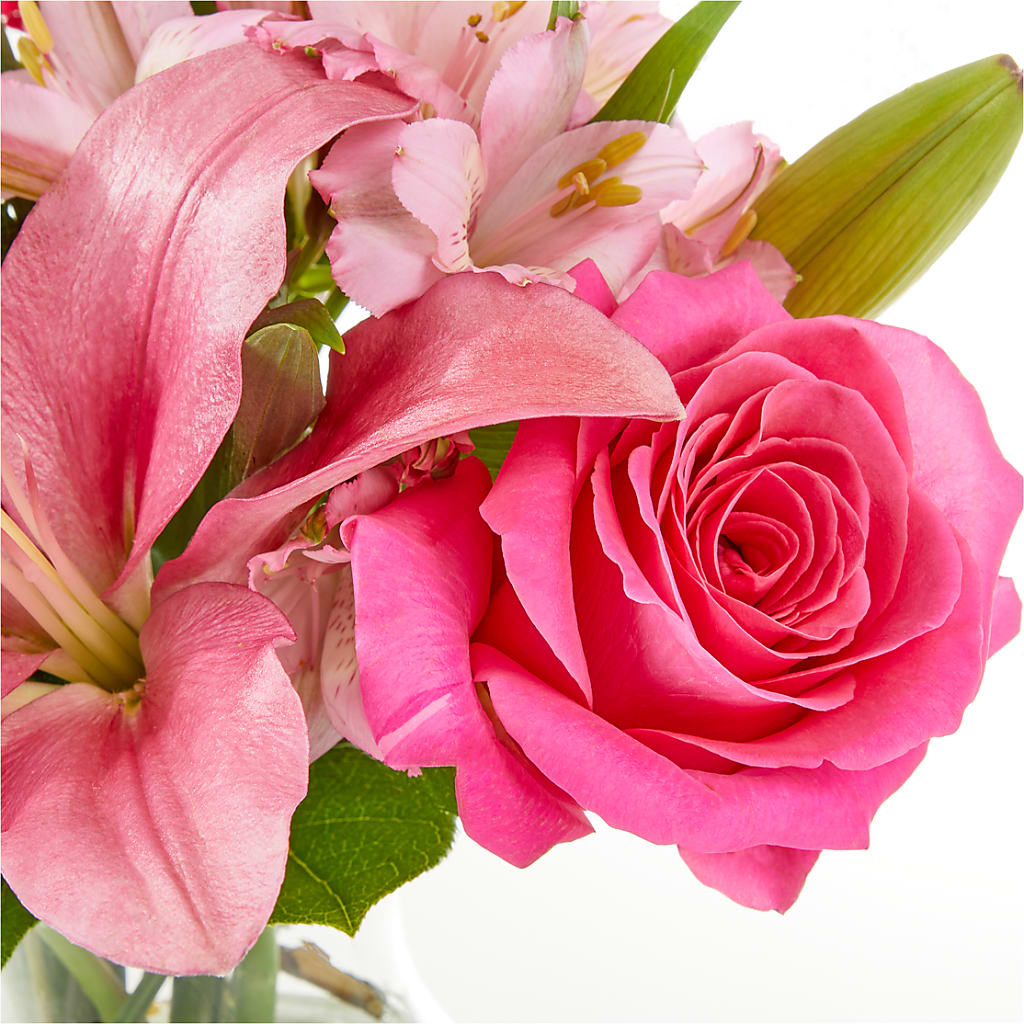 Lots of Love Bouquet – FLOWERS & GIFTS AT ROTH'S, Salem OR